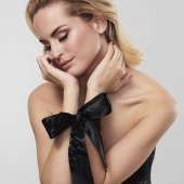 Черные ленты для связывания SILKY SENSUAL HANDCUFFS - Bijoux Indiscrets - купить с доставкой в Ногинске