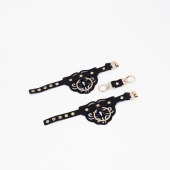 Черные кожаные наручники с клепками, кольцами и золотистой фурнитурой - Crazy Handmade - купить с доставкой в Ногинске