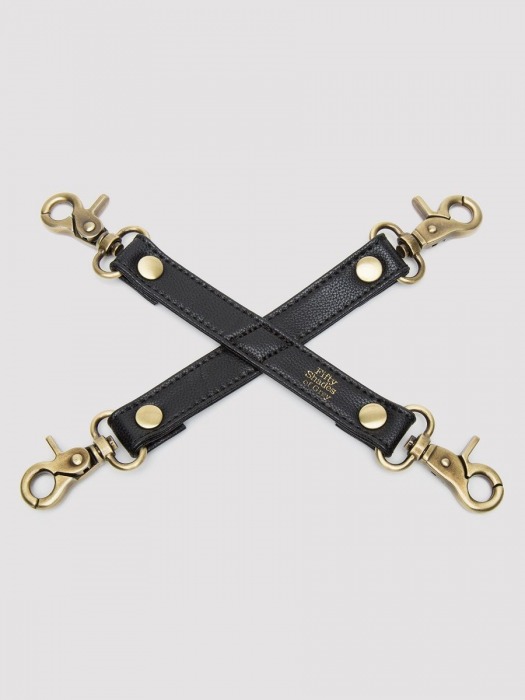 Черный фиксатор для манжет Bound to You Faux Leather Hogtie - Fifty Shades of Grey - купить с доставкой в Ногинске