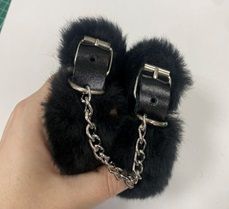 Черные наручники на цепи с меховой опушкой - Лунный свет - купить с доставкой в Ногинске