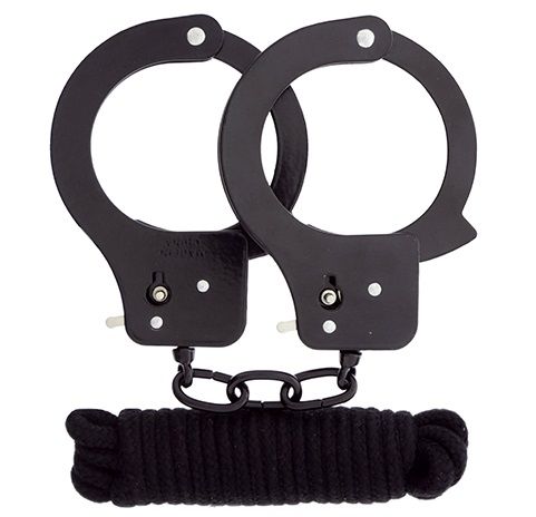 Чёрные наручники из листового металла в комплекте с веревкой BONDX METAL CUFFS LOVE ROPE SET - Dream Toys - купить с доставкой в Ногинске